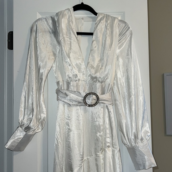 Shea Silky Side Slit Maxi Gown White Formal Small NWT L’Beye Bridal Prom - Picture 6 of 8